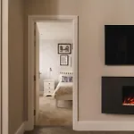 Vakantiehuis Old Village Shop, *