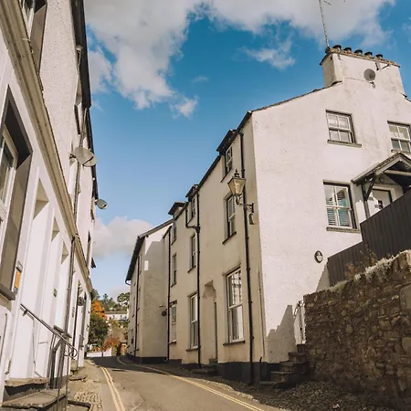 بيت للعطل Old Village Shop, *